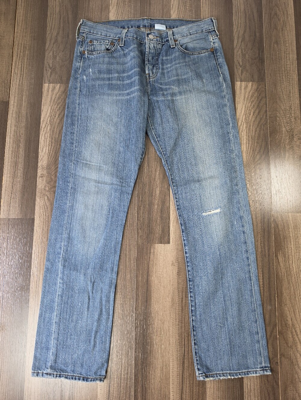 Vintage Levi’s 501 Straight Leg Jeans Medium Wash Americana Y2k Rigid Distressed